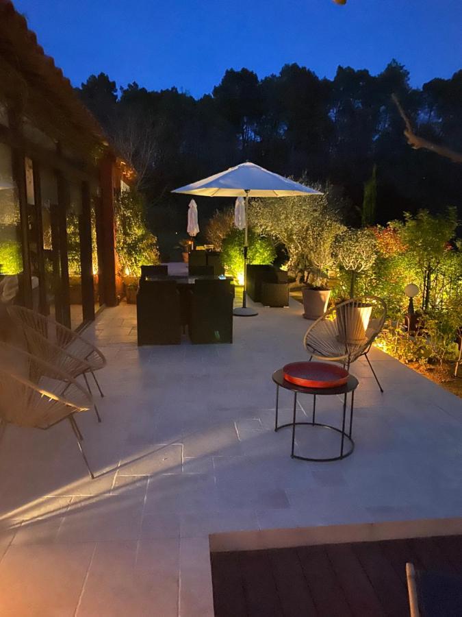 ヴィラ デ ローズ Roussillon en Isere エクステリア 写真