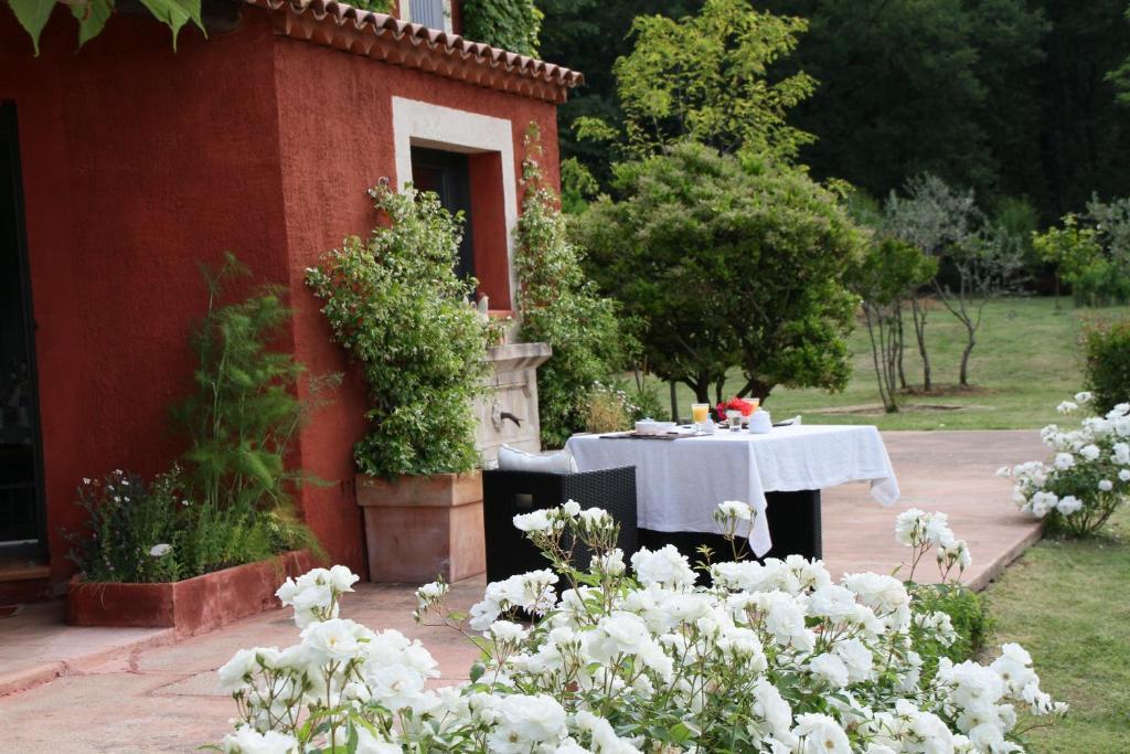 ヴィラ デ ローズ Roussillon en Isere エクステリア 写真